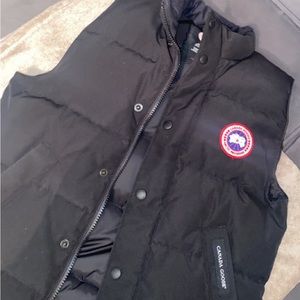 Canada goose vest women’s Large